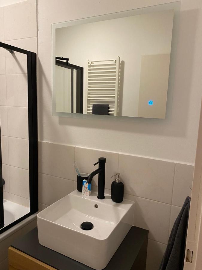 Apartment Am Palaisgarten, Netflix, Wlan, Boxspringbett เดทโมลด์ ภายนอก รูปภาพ